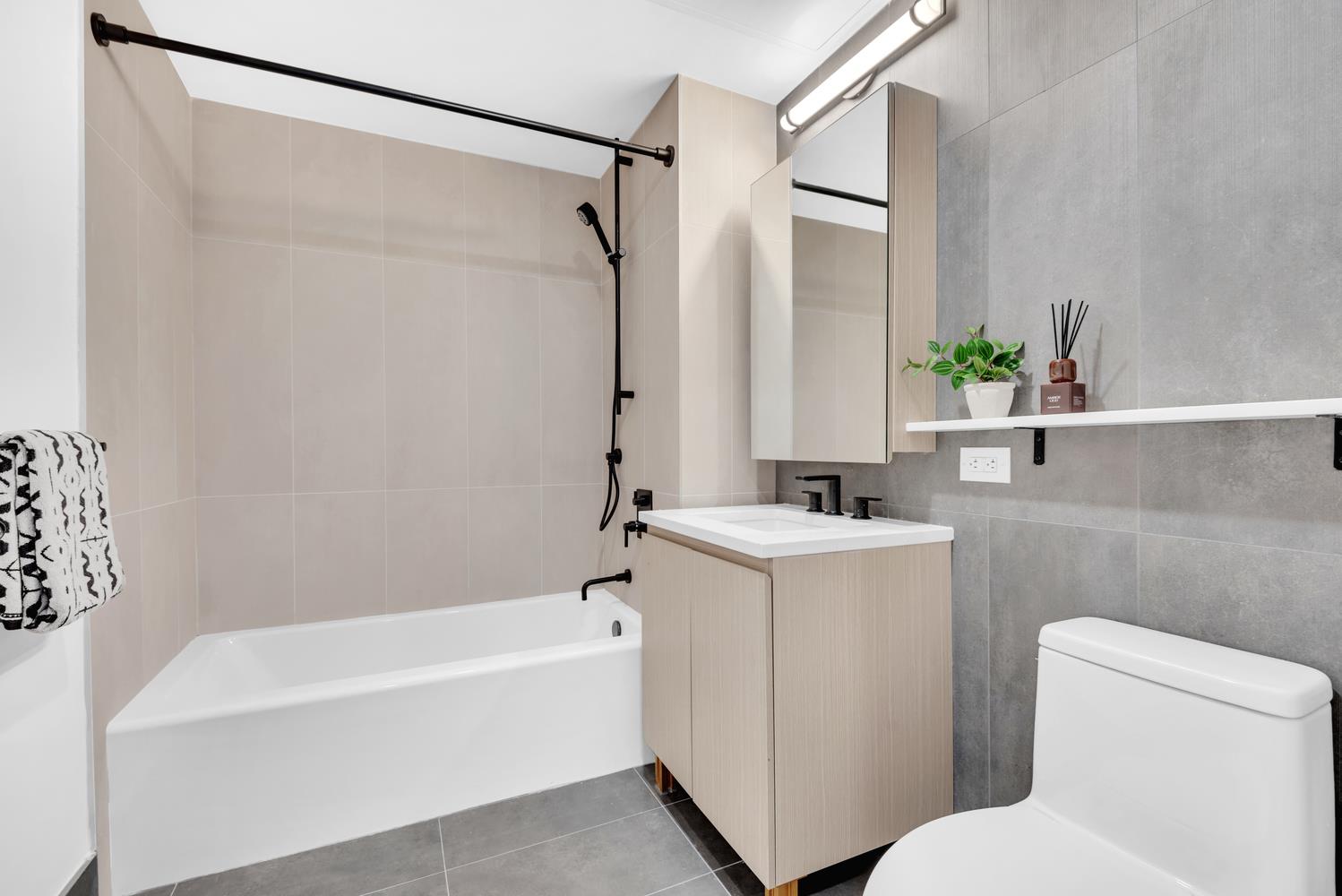 98-81 Boulevard 6-A