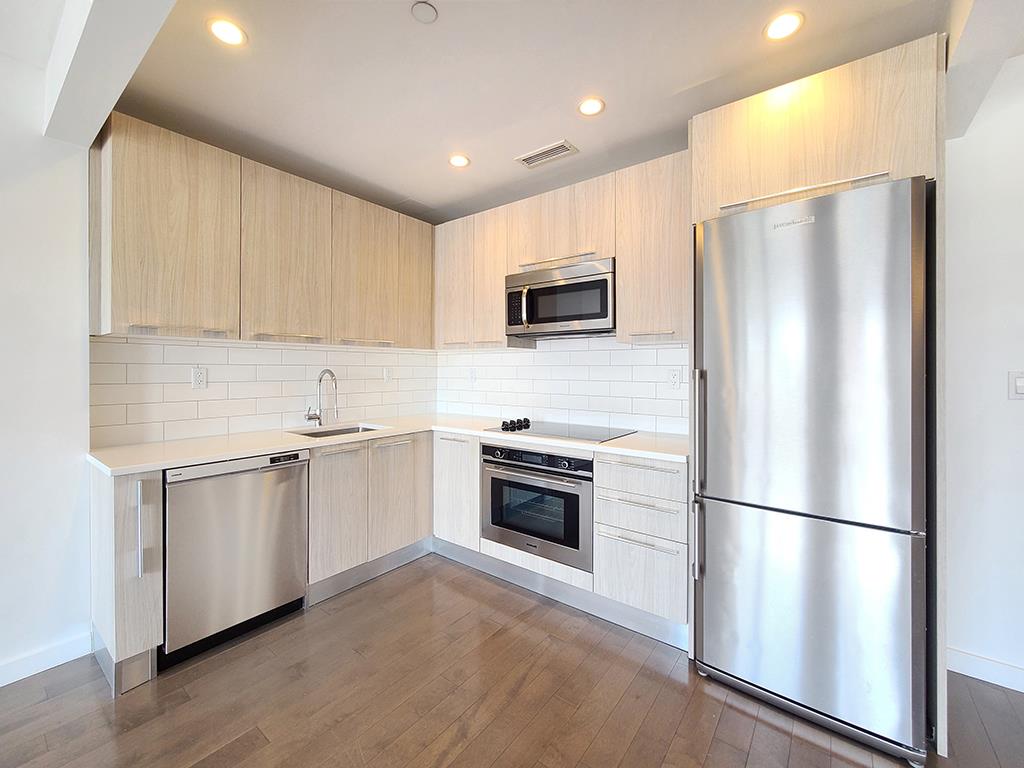30-40 21st Street 606