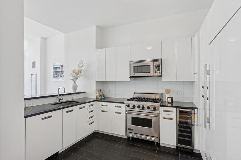 46-30 Center Boulevard PH-3