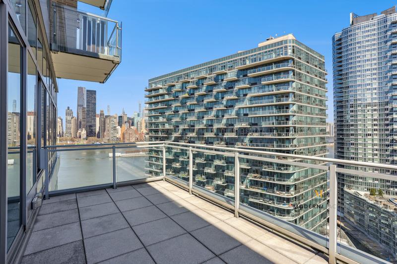 46-30 Center Boulevard PH-3