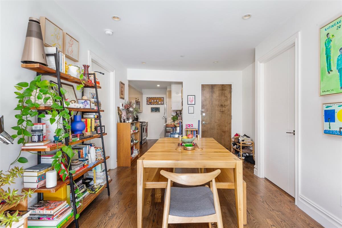 525 Myrtle Avenue 201