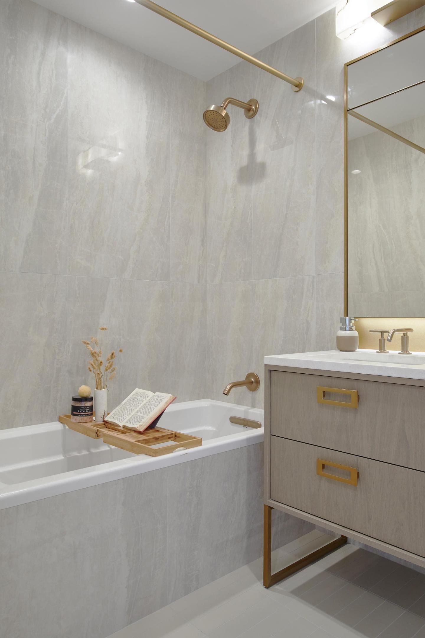 3 Court Square PH-206