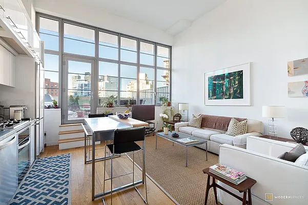 27-28 Thomson Avenue 610