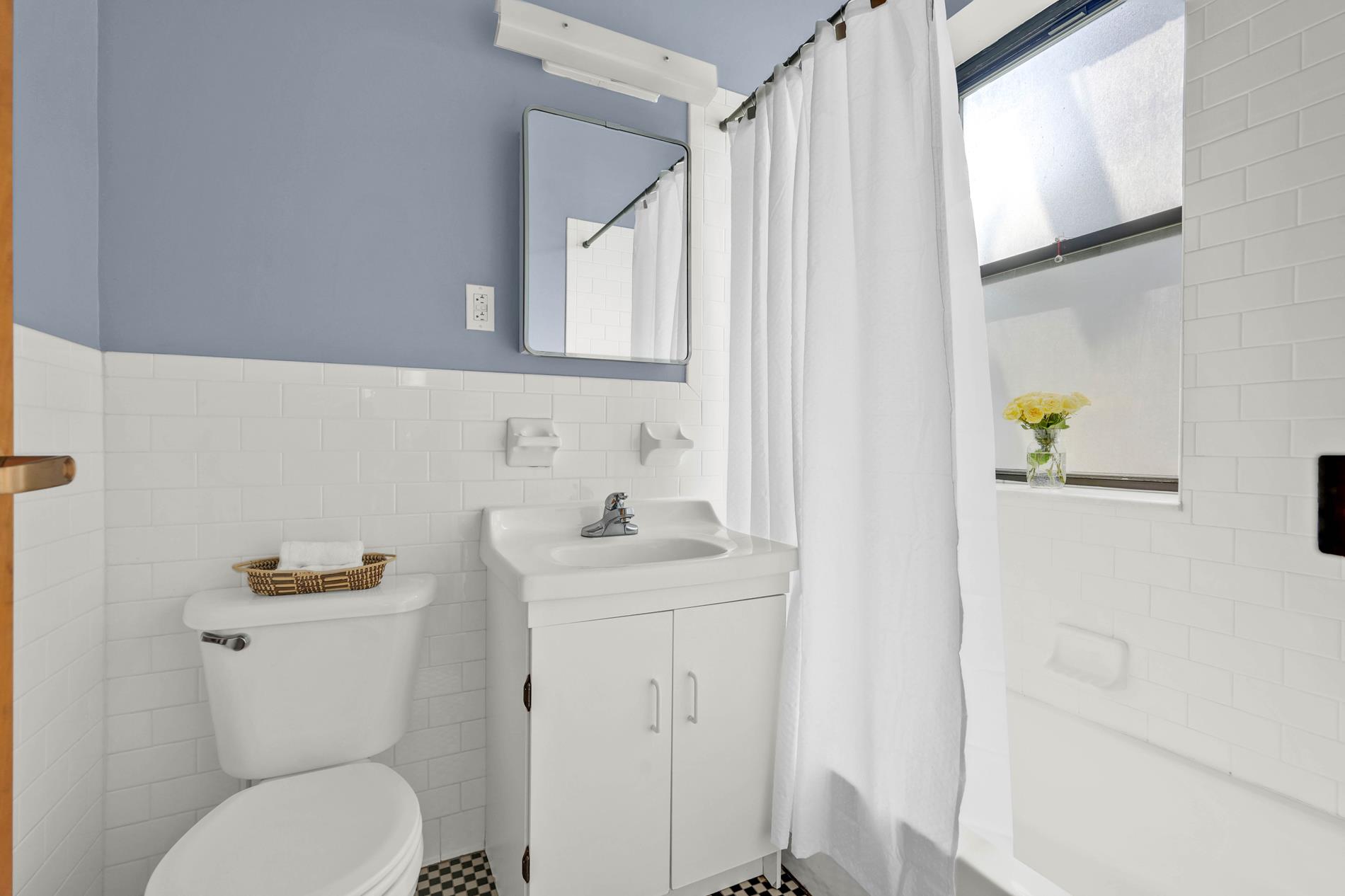 30-05 Vernon Boulevard 5-E