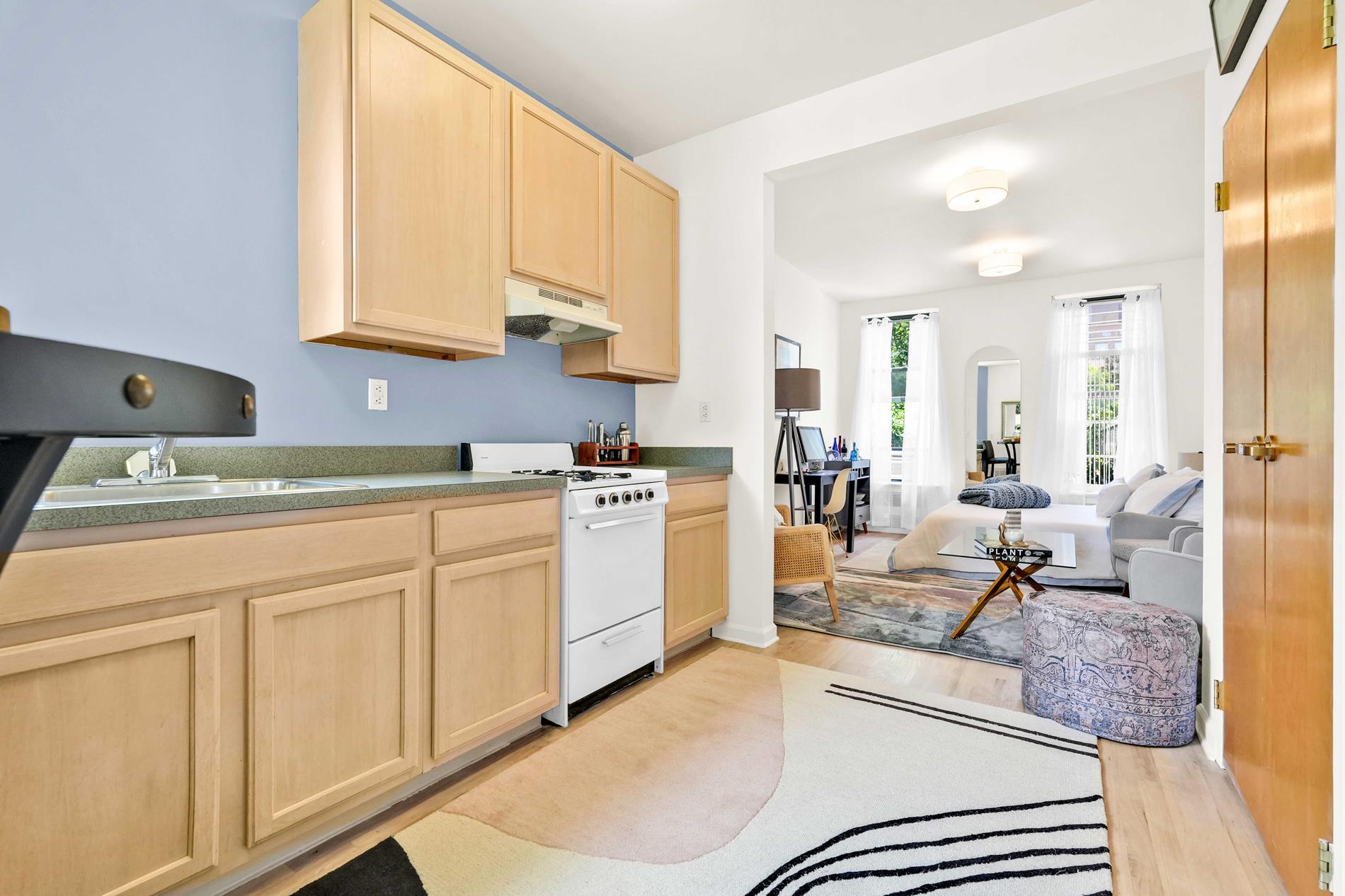 30-05 Vernon Boulevard 5-E