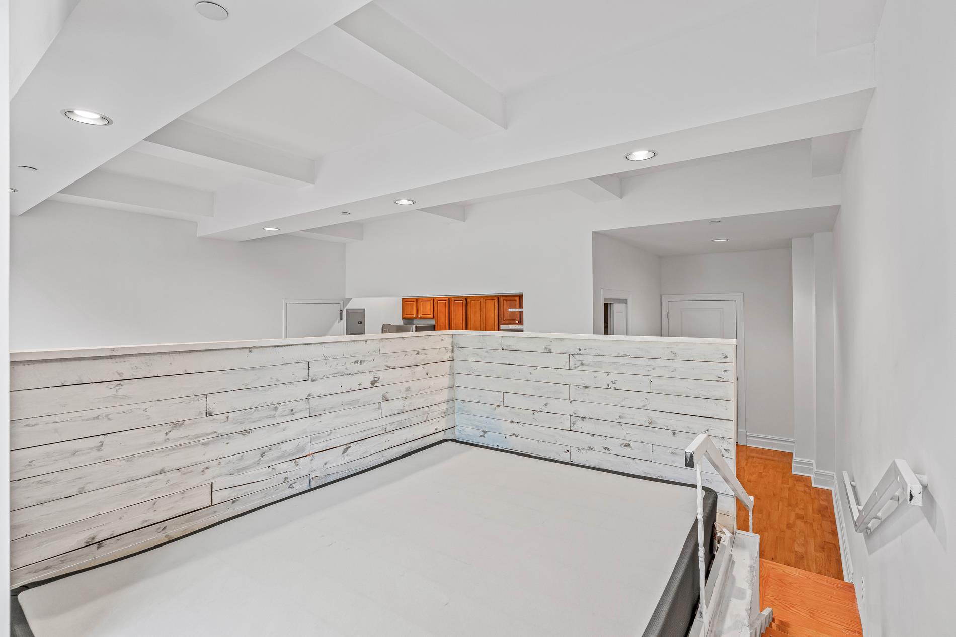 45-02 Ditmars Boulevard 231