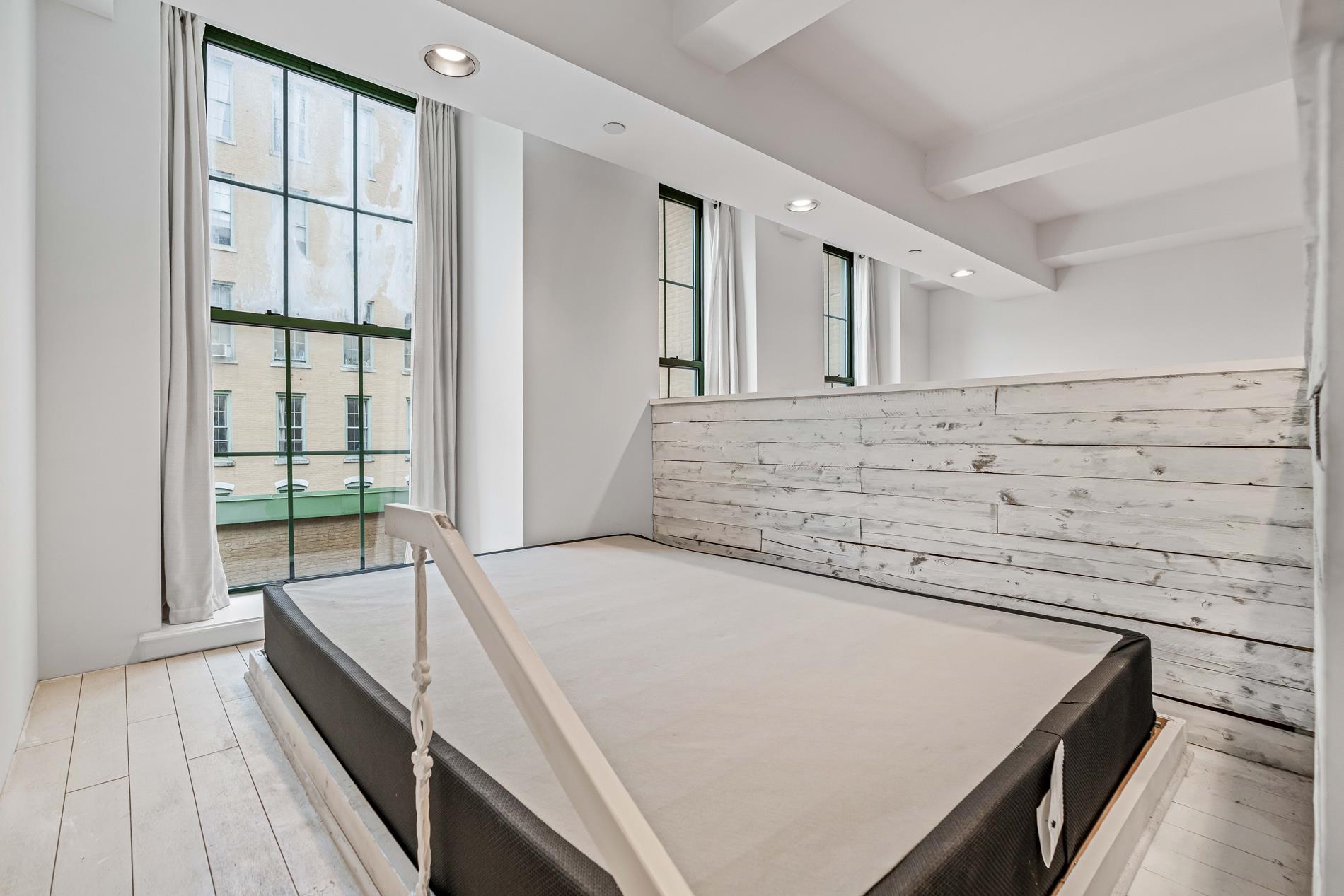 45-02 Ditmars Boulevard 231