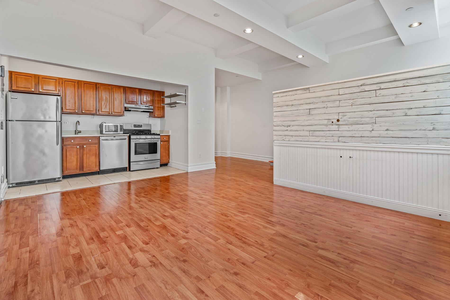 45-02 Ditmars Boulevard 231