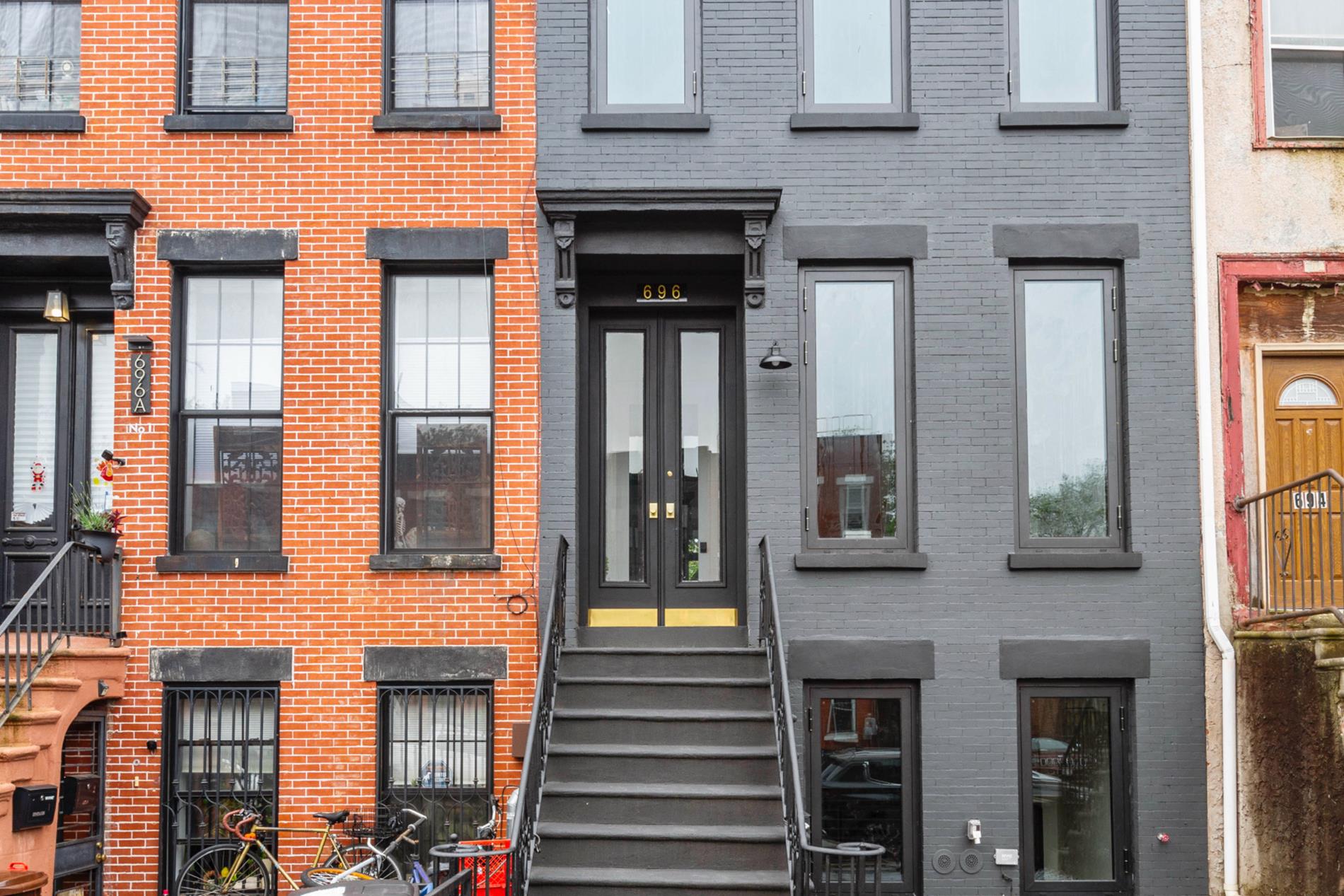 696 Lexington Avenue