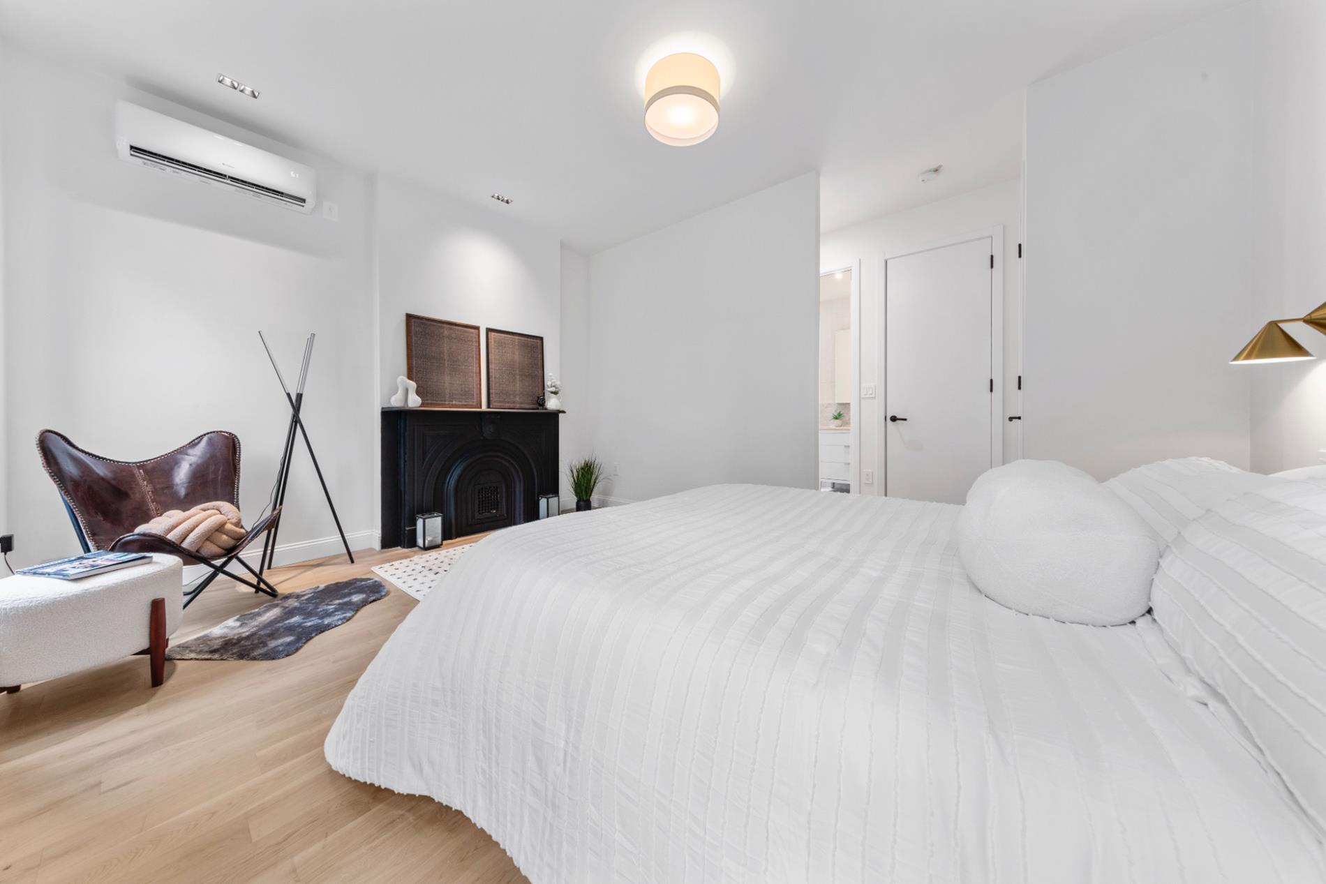 696 Lexington Avenue