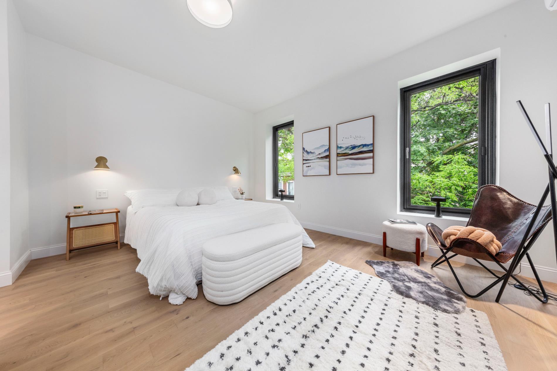 696 Lexington Avenue