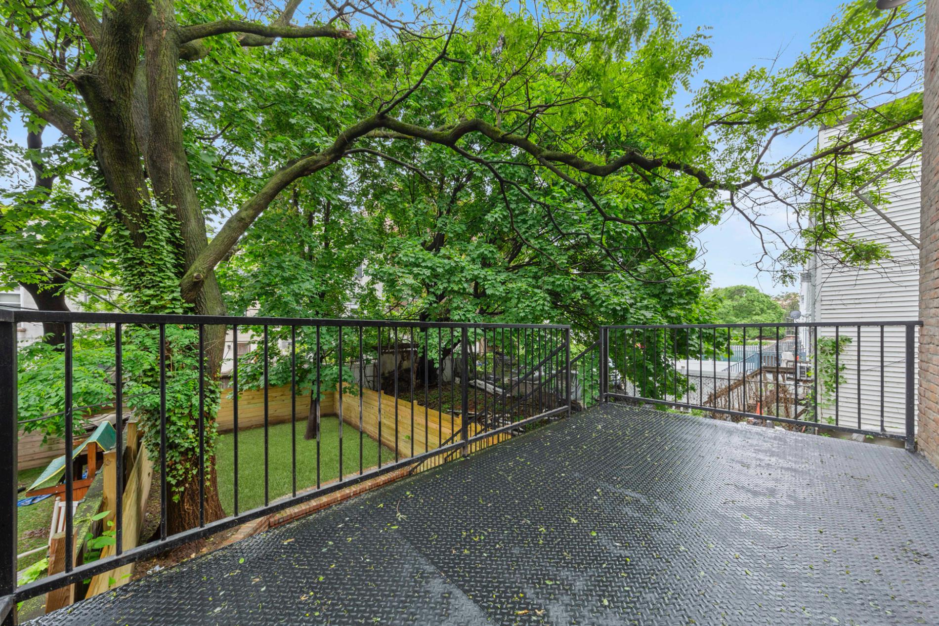 696 Lexington Avenue