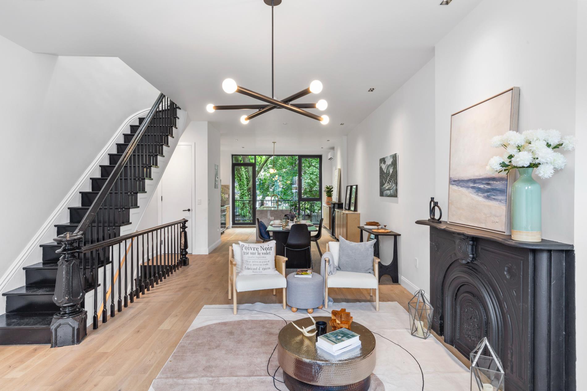 696 Lexington Avenue