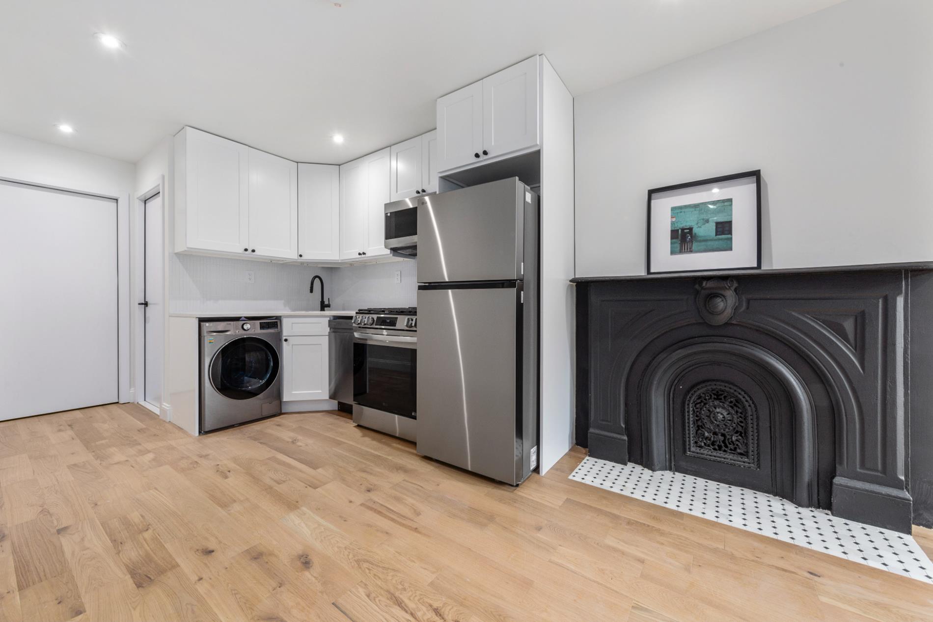 696 Lexington Avenue