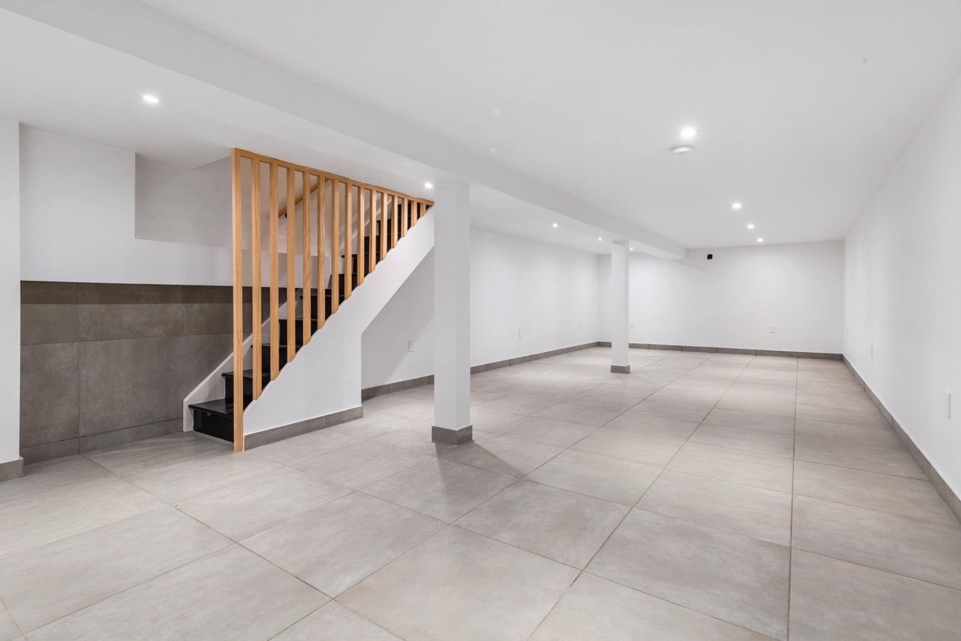 696 Lexington Avenue