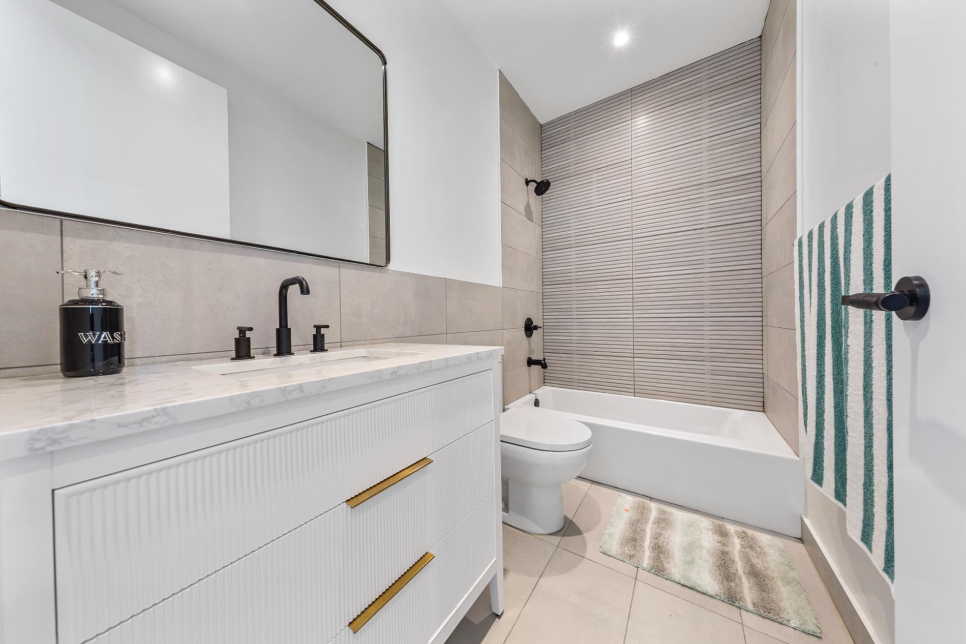 696 Lexington Avenue