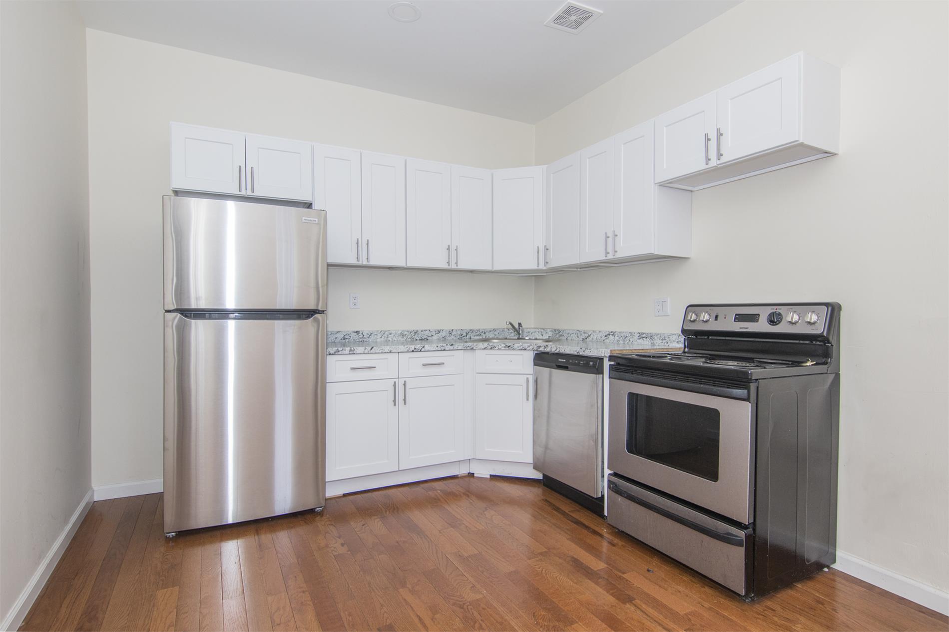 22-80 Steinway Street 2