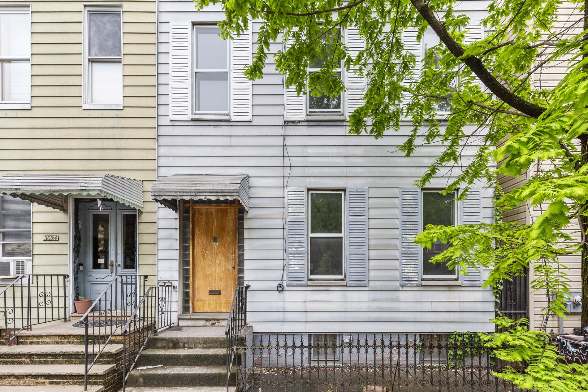 20-22 Menahan Street