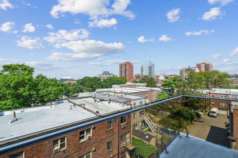 42-98 Saull Street 401