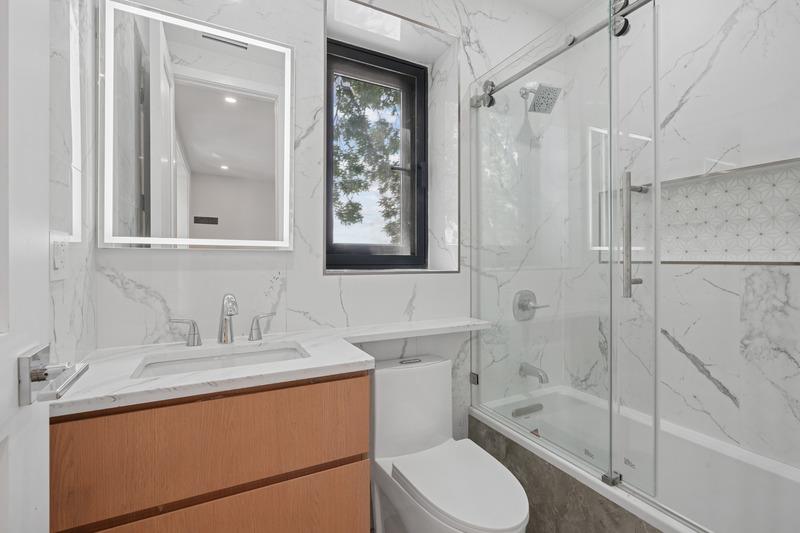 42-98 Saull Street 401