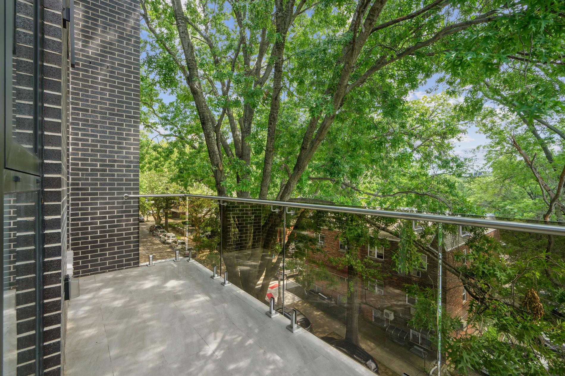 42-98 Saull Street 402