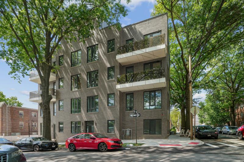 42-98 Saull Street 402