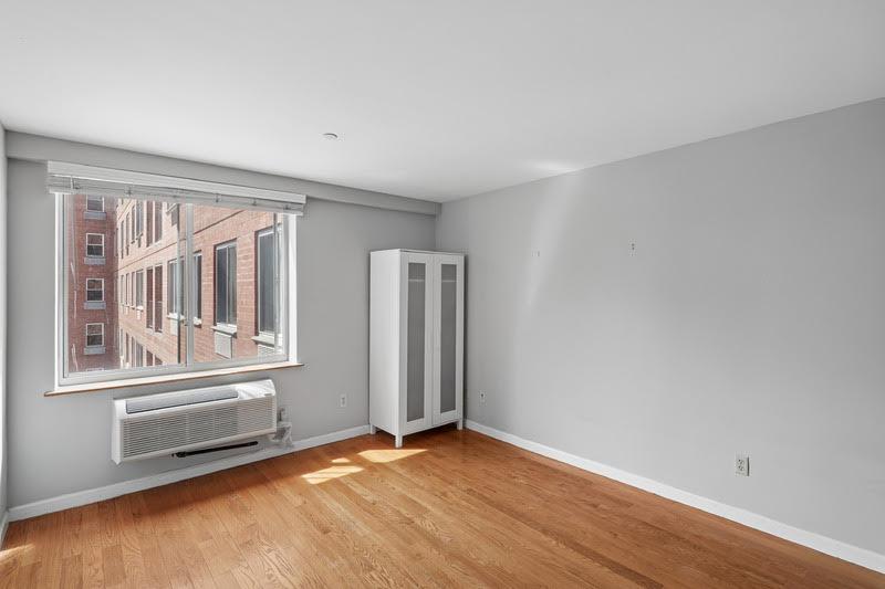 63-14 Boulevard 6-C
