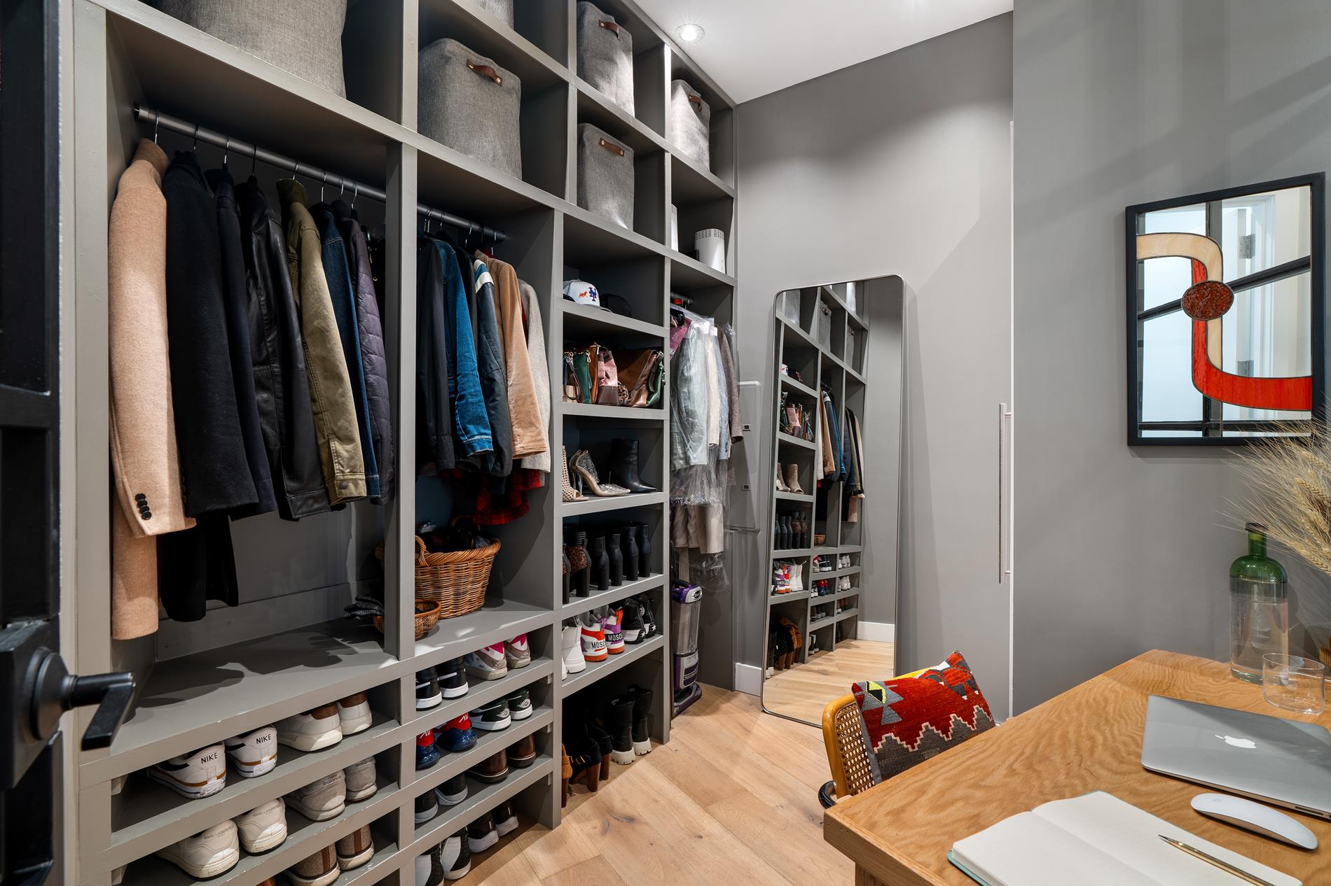 27-28 Thomson Avenue 304