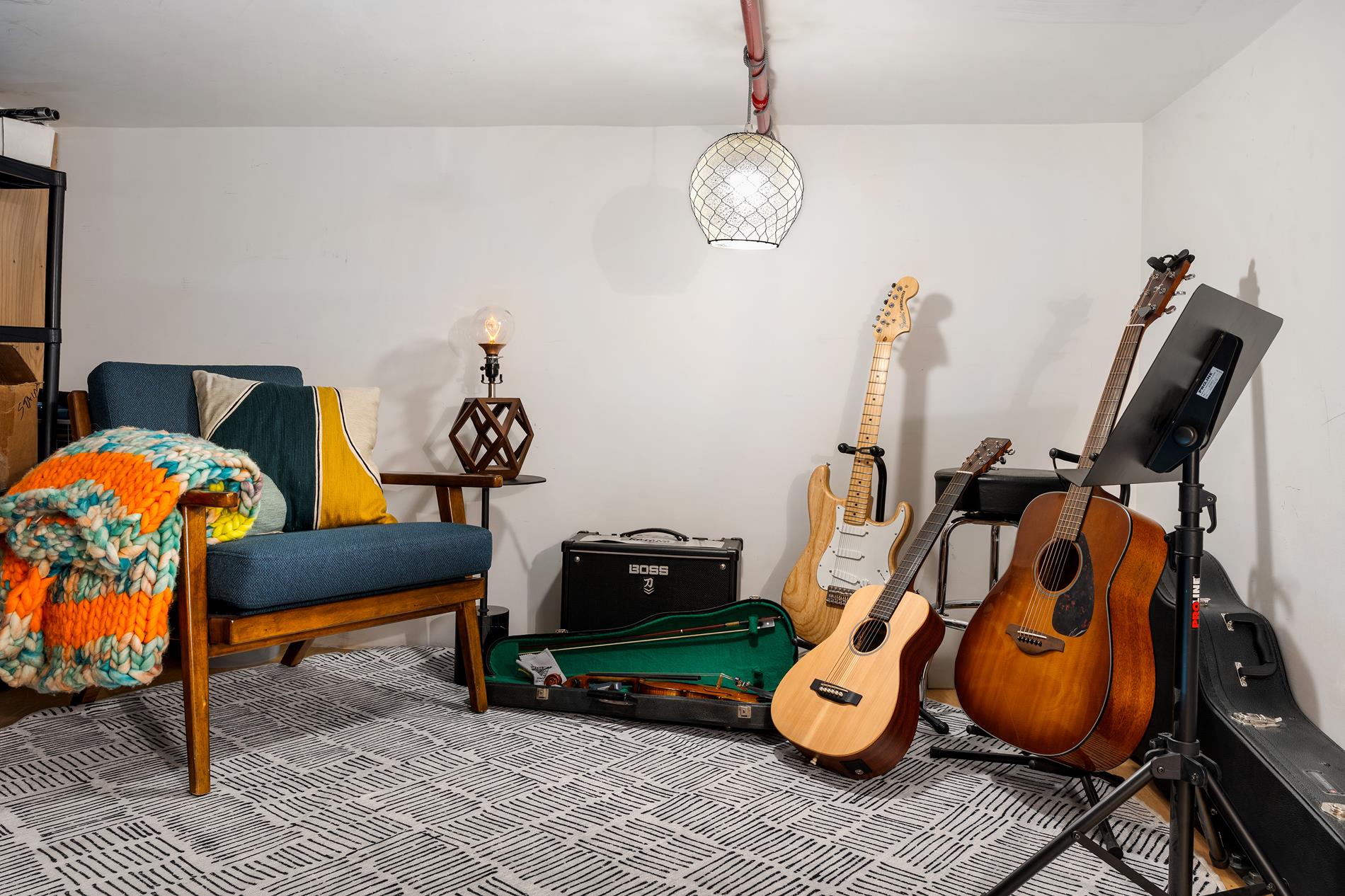 27-28 Thomson Avenue 304