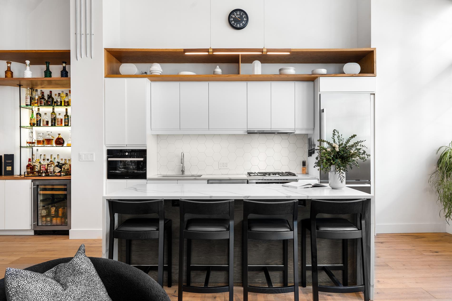 27-28 Thomson Avenue 304