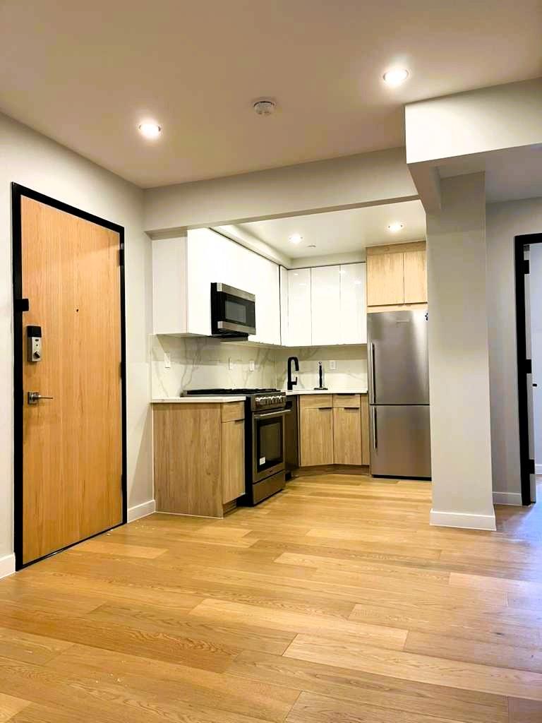 116-17 Grosvenor Lane 1A