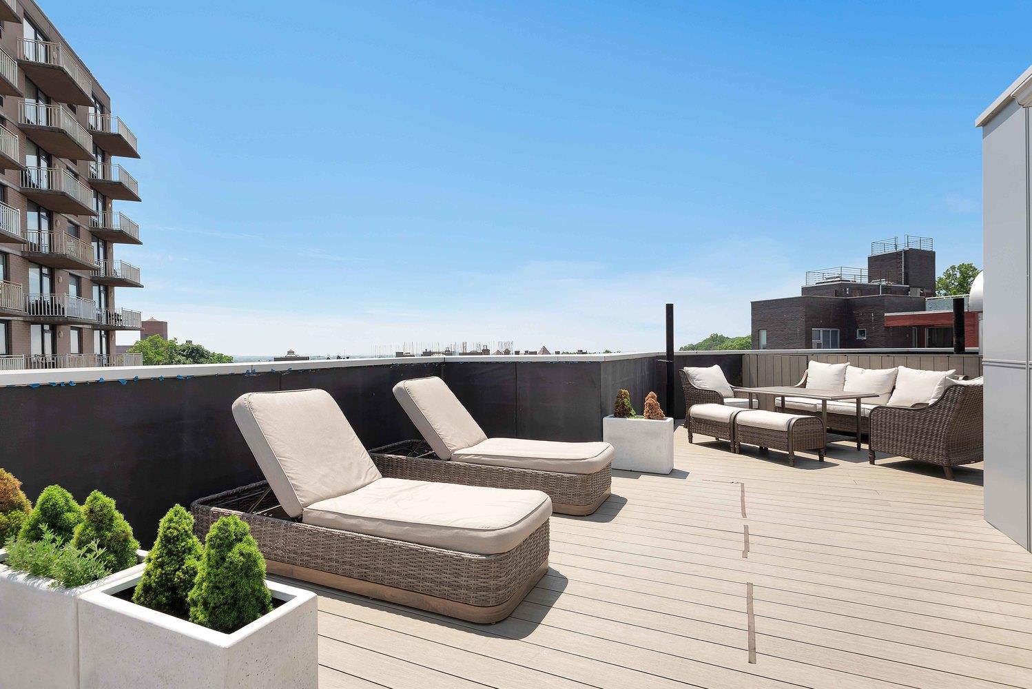 116-17 Grosvenor Lane 2-C