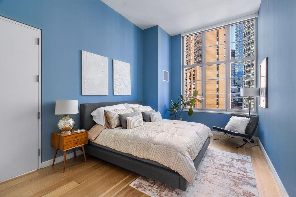 27-28 Thomson Avenue 804