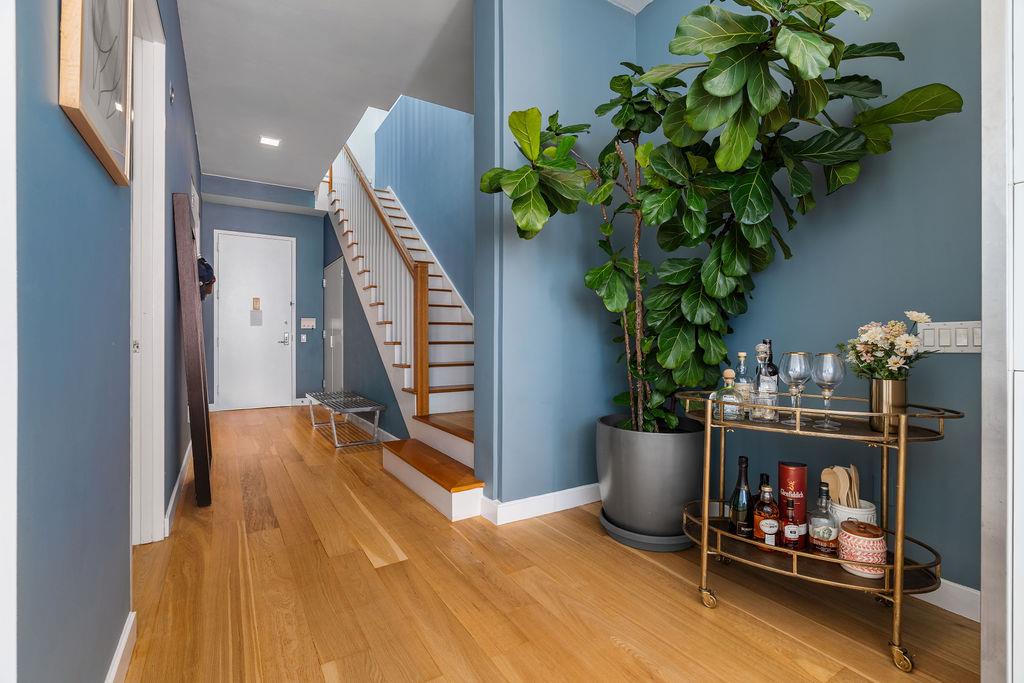 27-28 Thomson Avenue 804