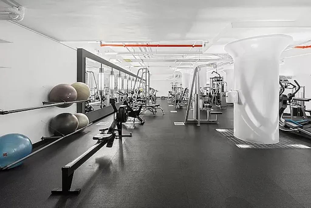 27-28 Thomson Avenue 804