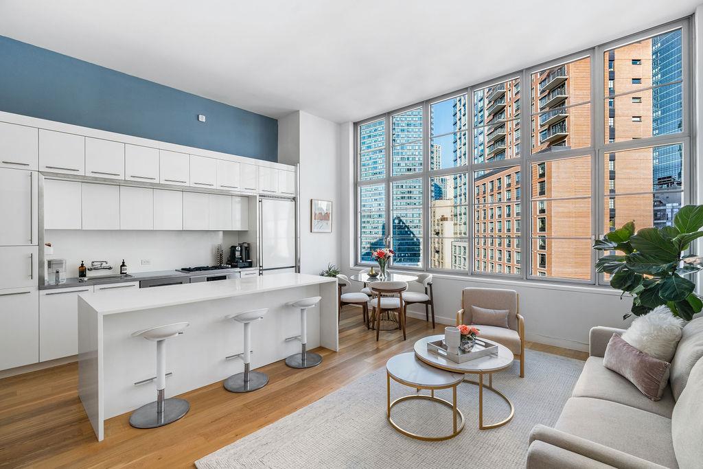 27-28 Thomson Avenue 804