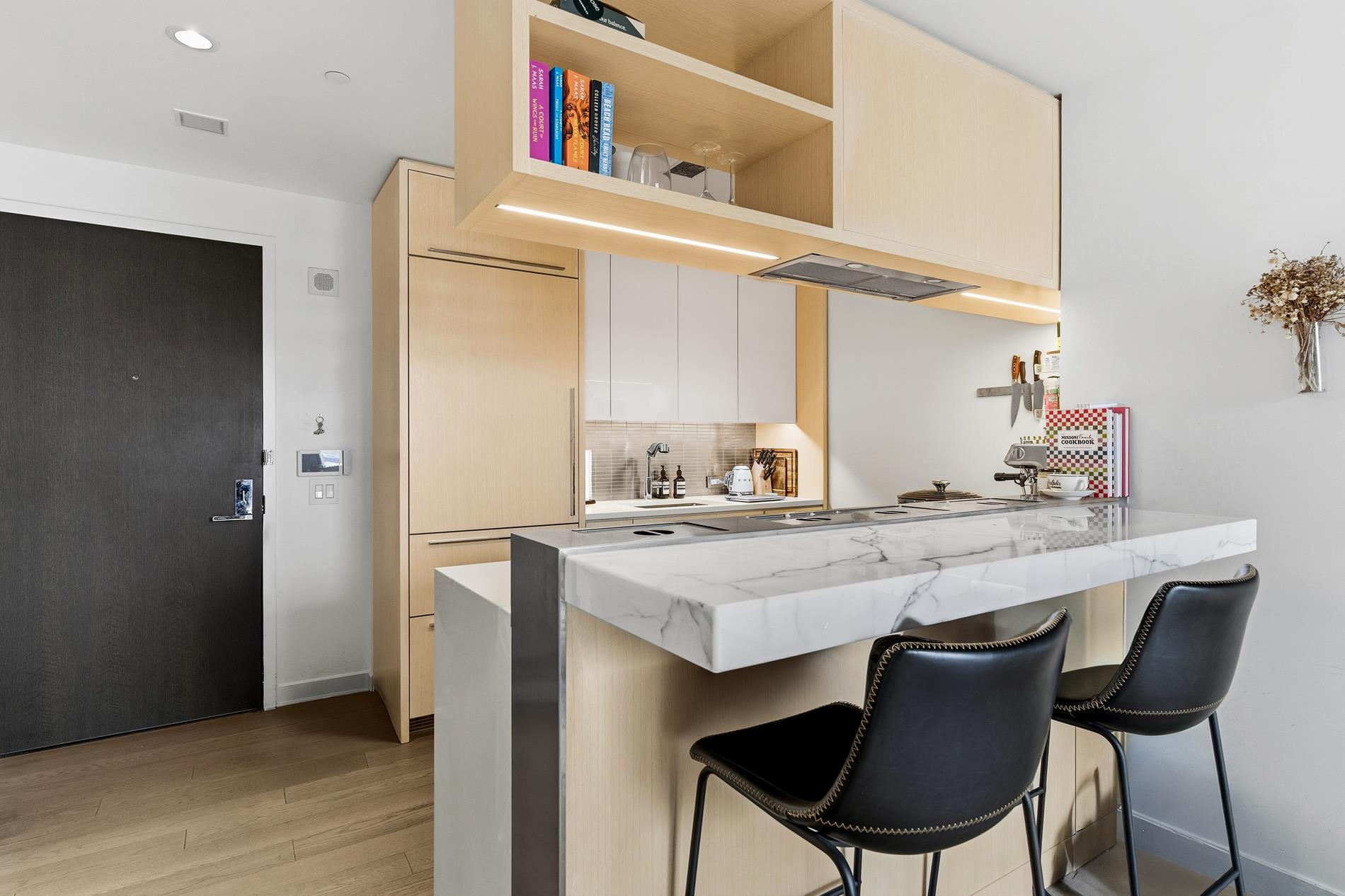 252 South Street 18B