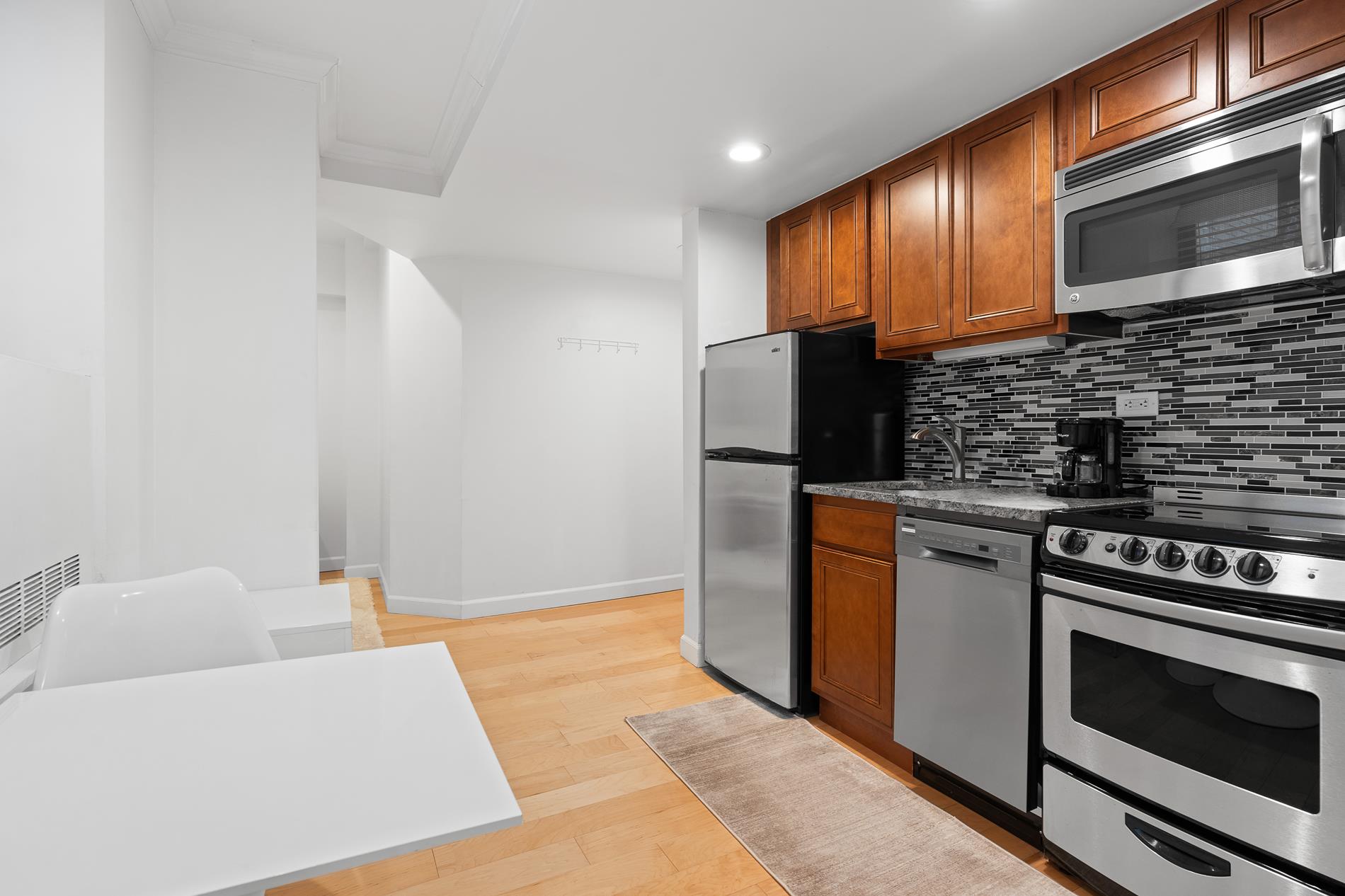 150 W 51st Street 1628