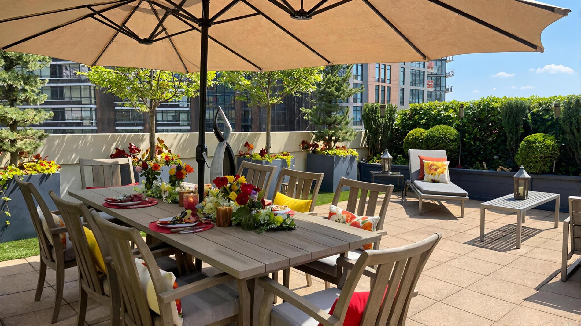 27-28 Thomson Avenue 608