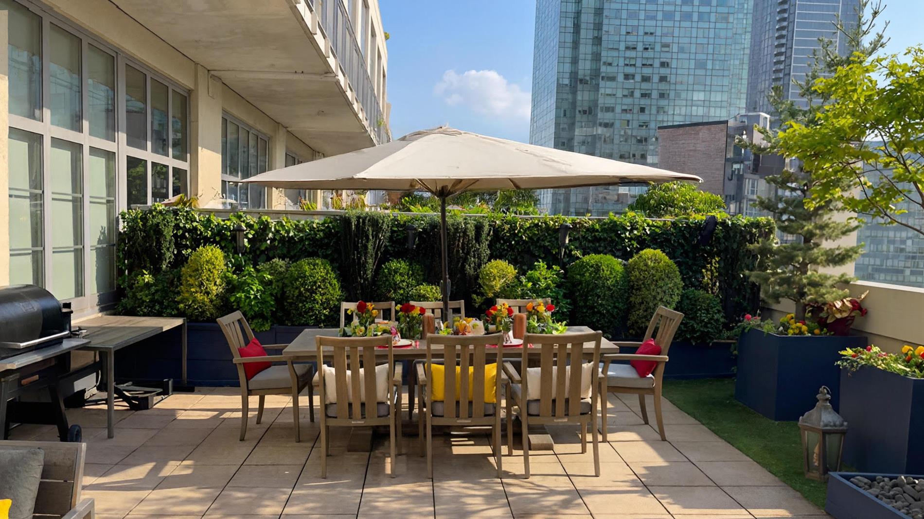 27-28 Thomson Avenue 608