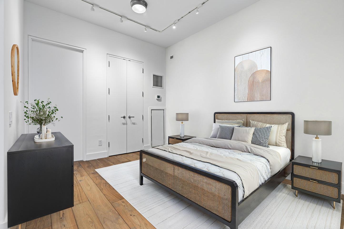 27-28 Thomson Avenue 608