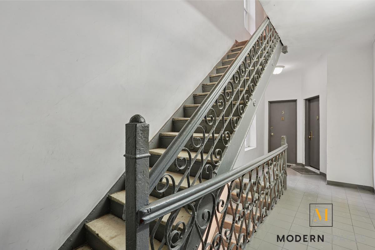 76 Richardson Street 8