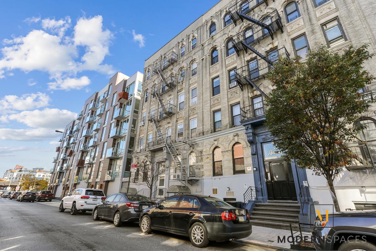 76 Richardson Street 8