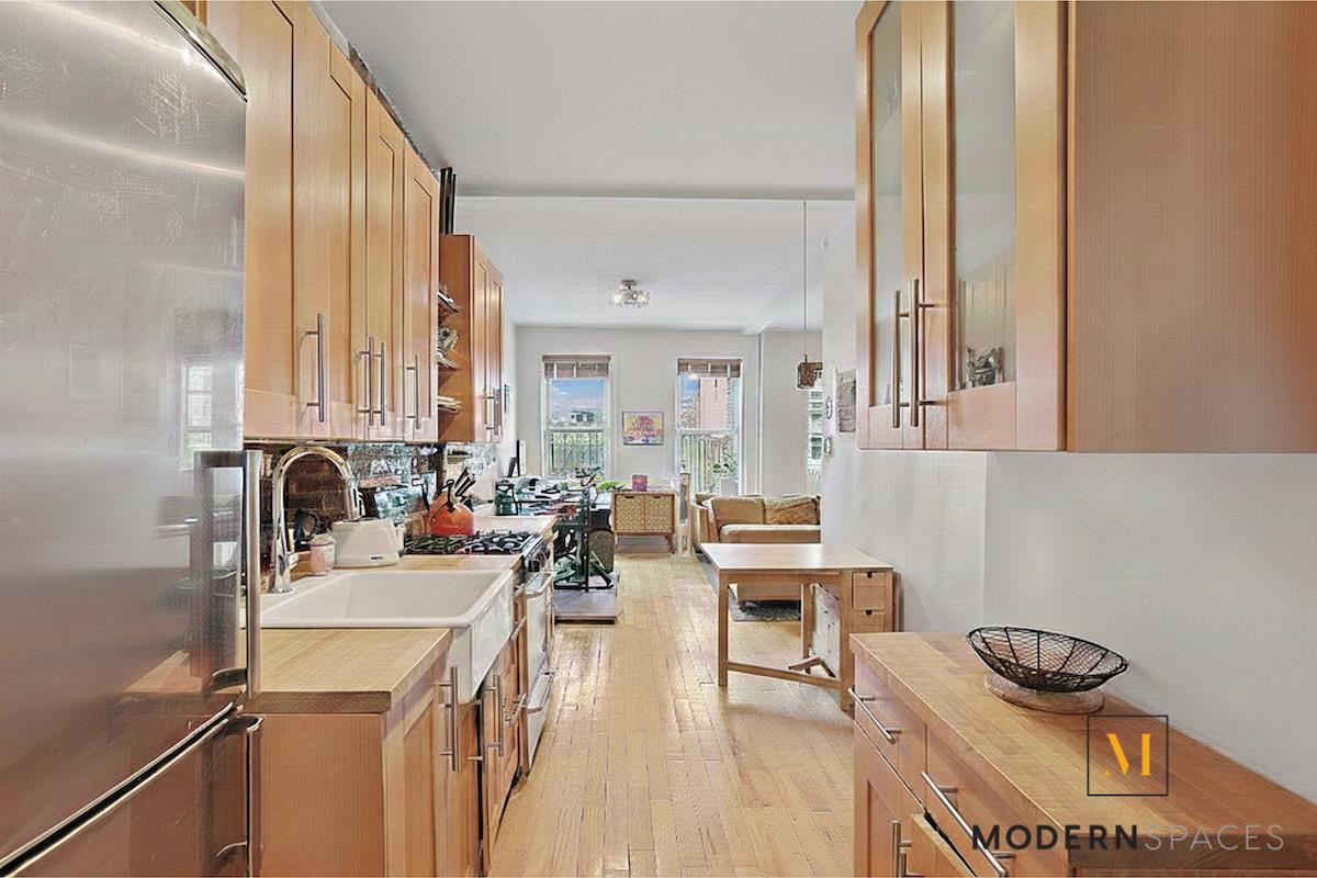 76 Richardson Street 8