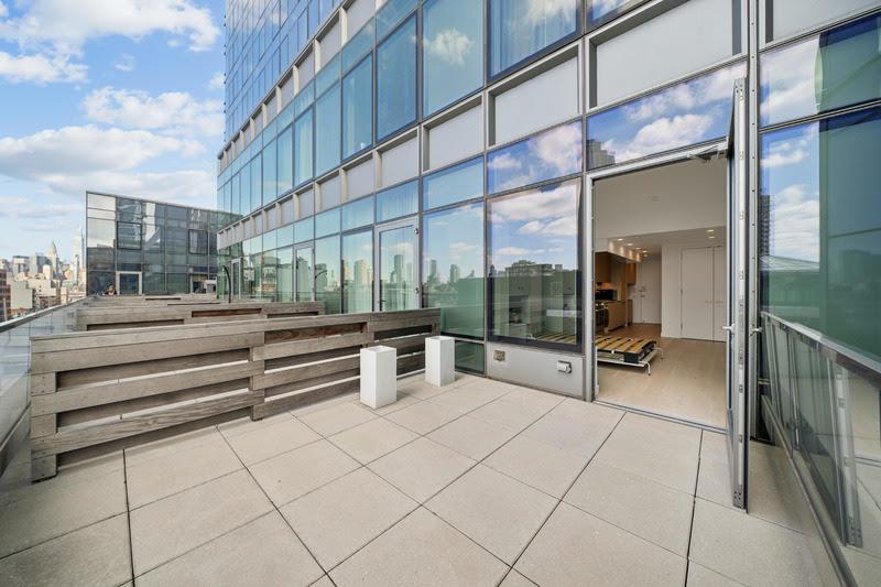 3 Court Square 523