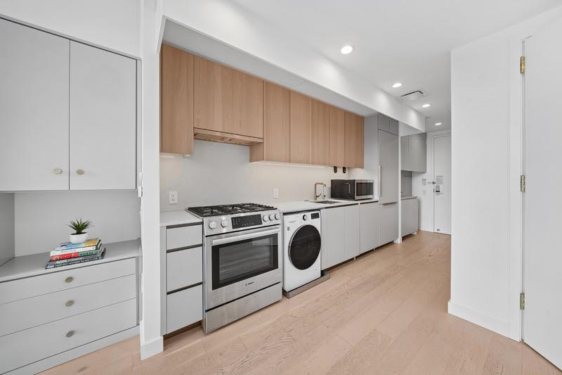 3 Court Square 523