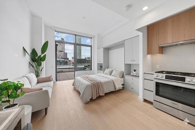 3 Court Square 523
