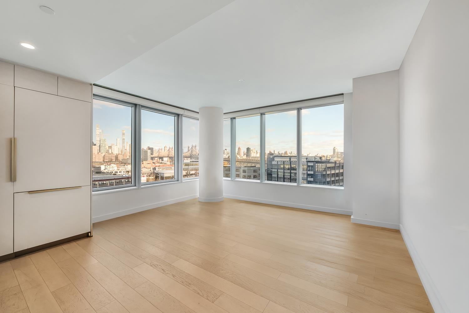 3 Court Square 902