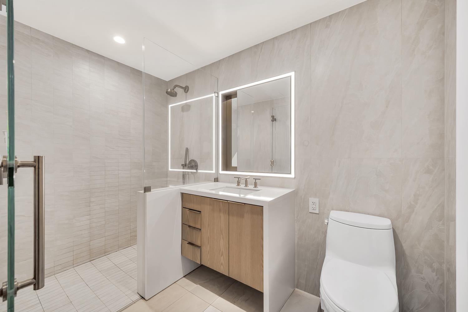 3 Court Square 902