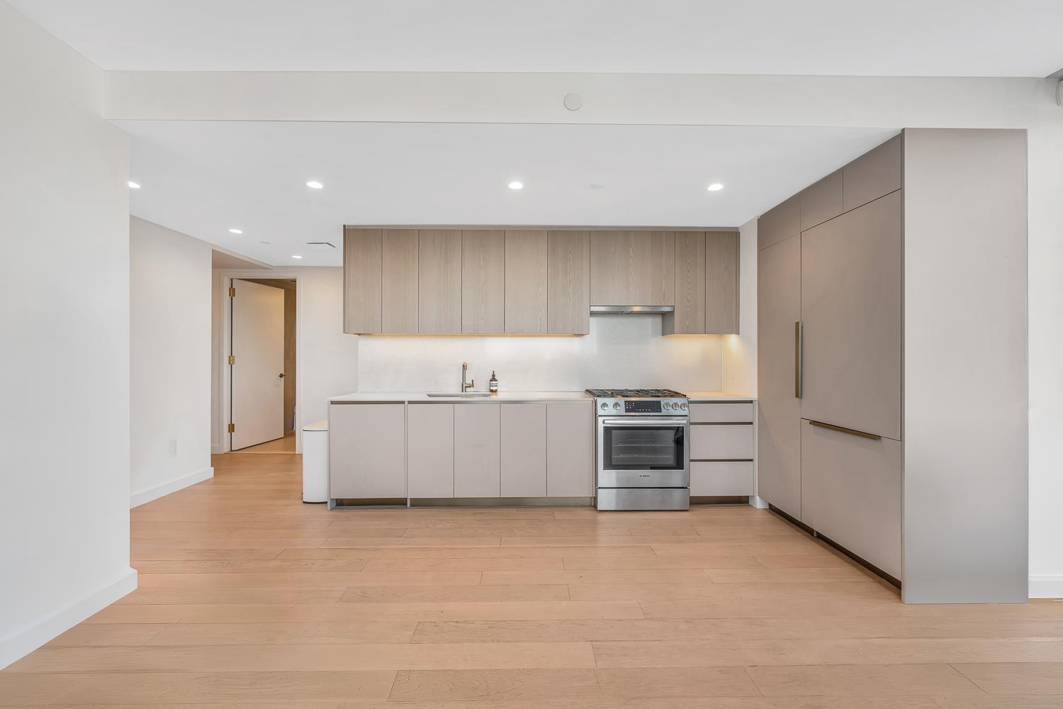 3 Court Square 902